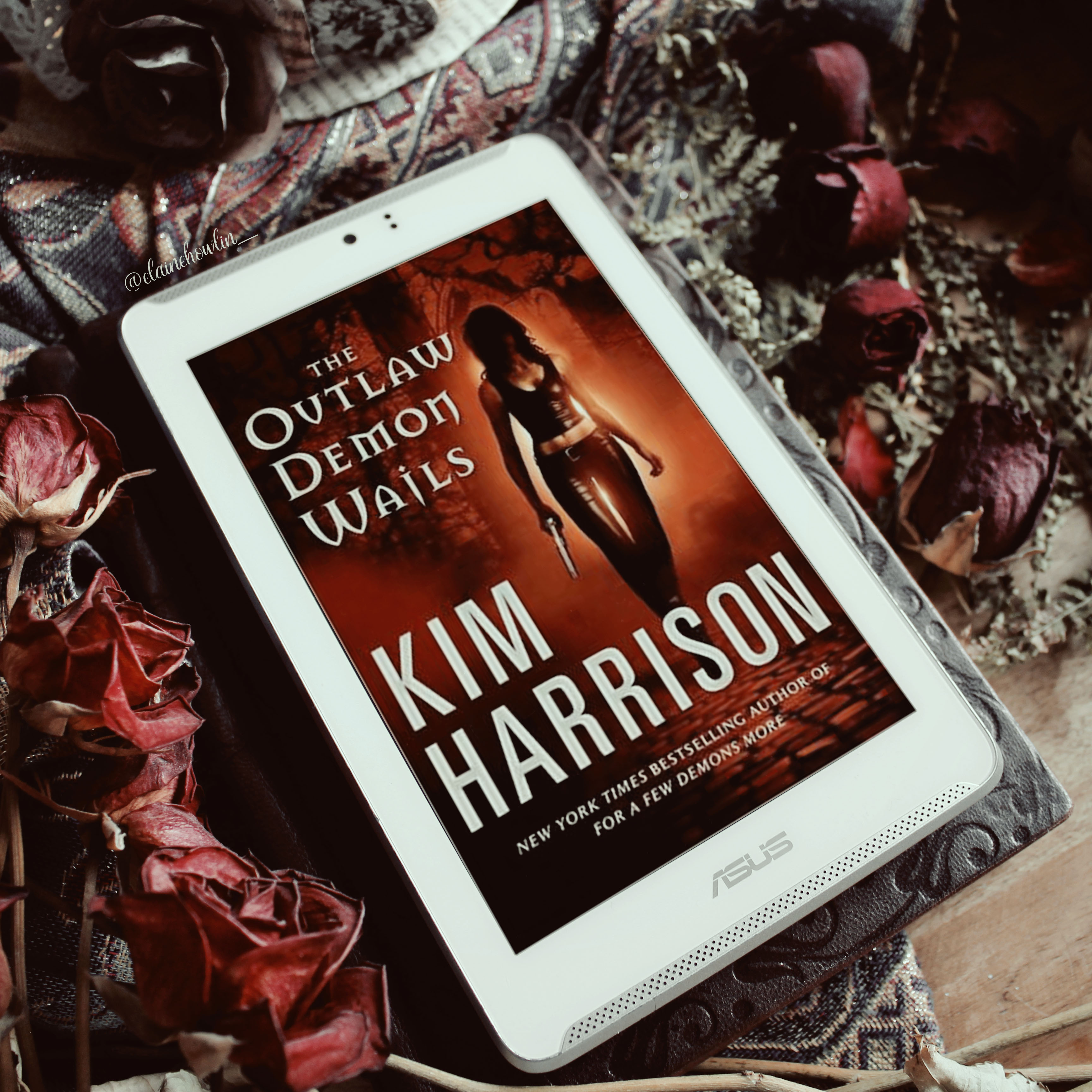 The Outlaw Demon Wails by Kim Harrison Elaine Howlin Bookstagram